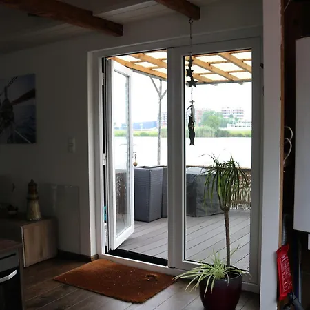 Hausboot *